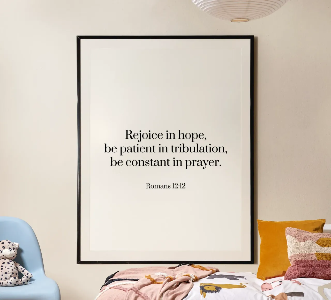 Réjouissez-vous dans l'espérance, soyez patient dans la tribulation citation poster avec cadre en bois de Paigaam Studio