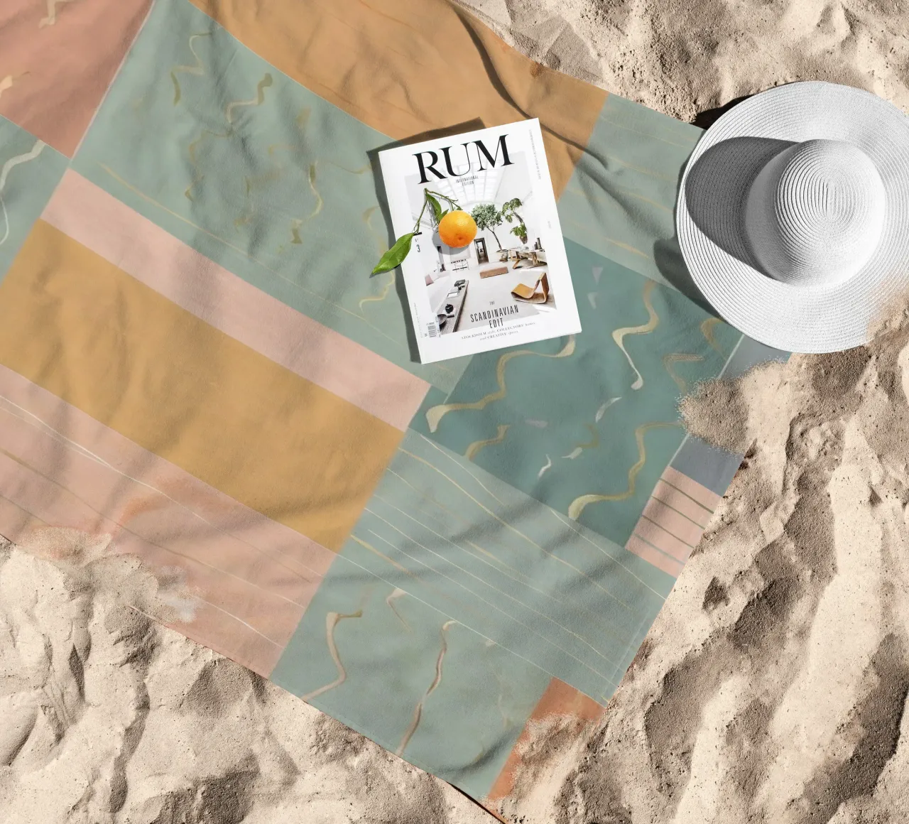 Abstract Pattern Strandtuch von Charnwood Prints