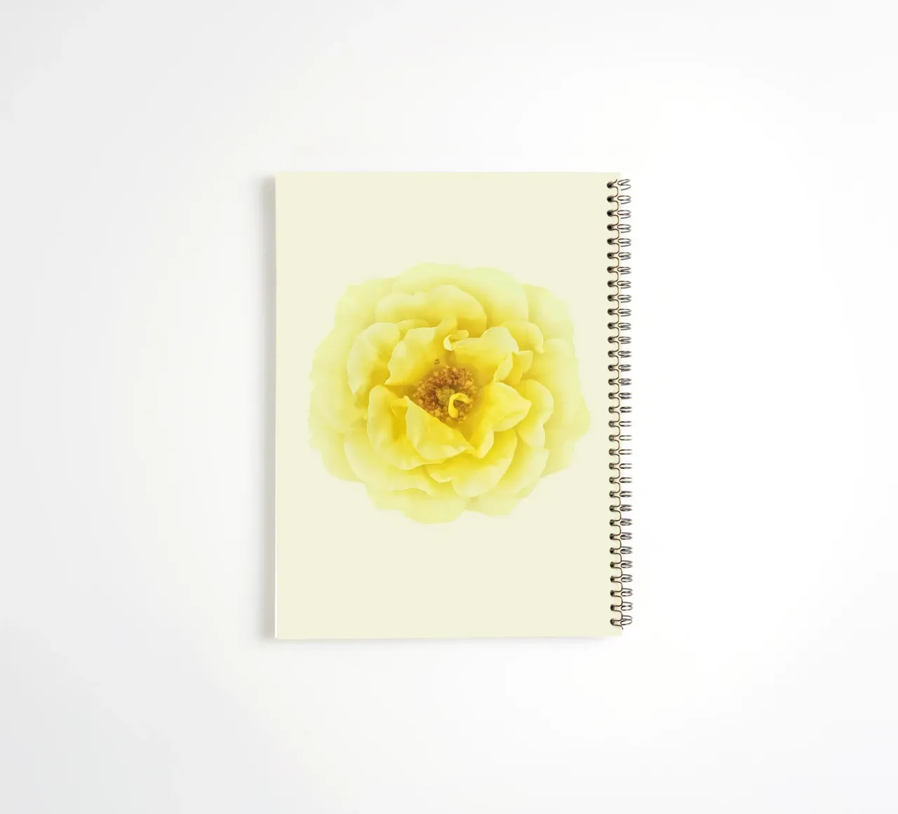 Une floraison d'une douce élégance : La rose jaune carnet à spirale de Curious Collections by Marielle Leenders
