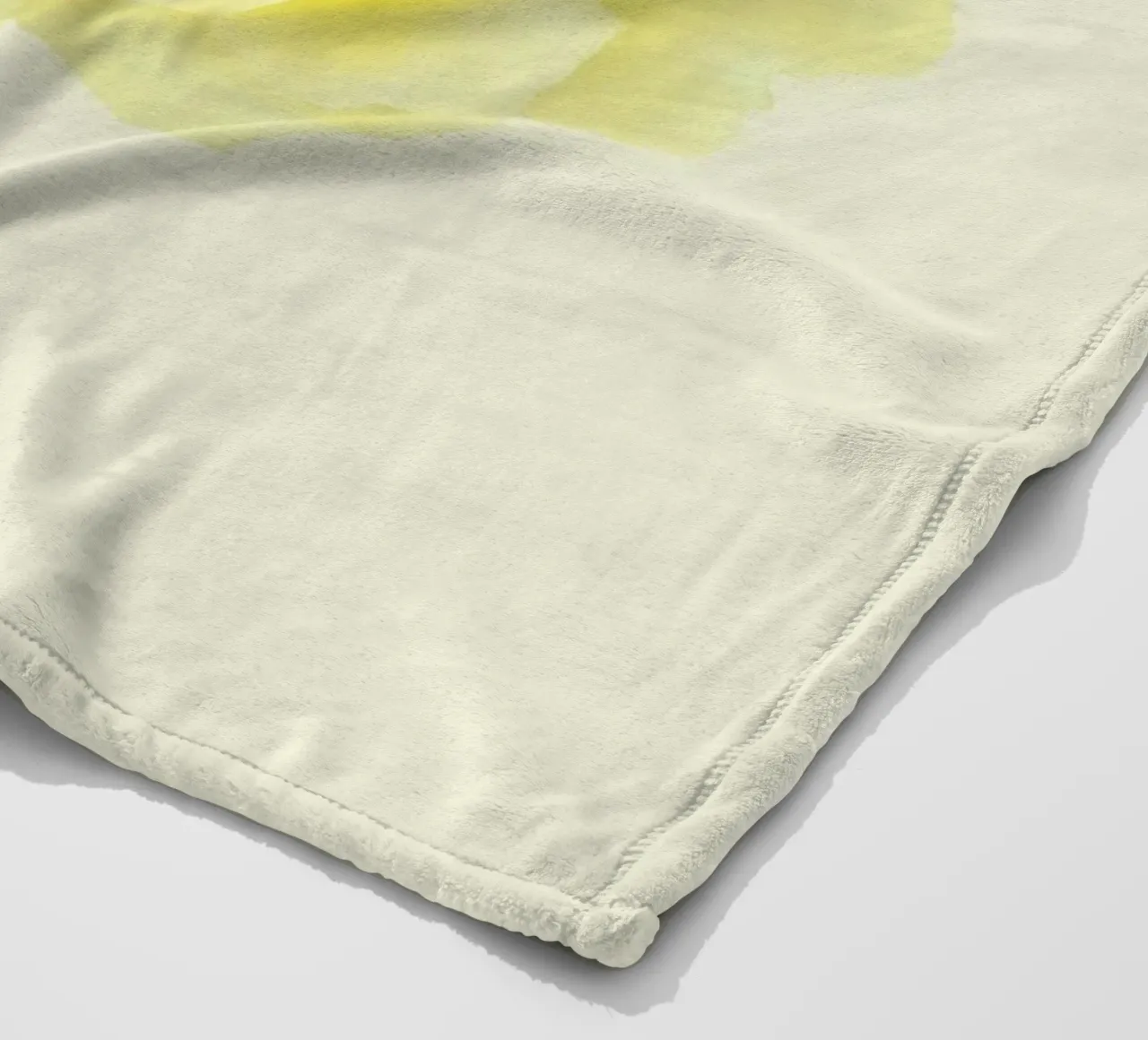 Une floraison d'une douce élégance : La rose jaune plaid polaire de Curious Collections by Marielle Leenders