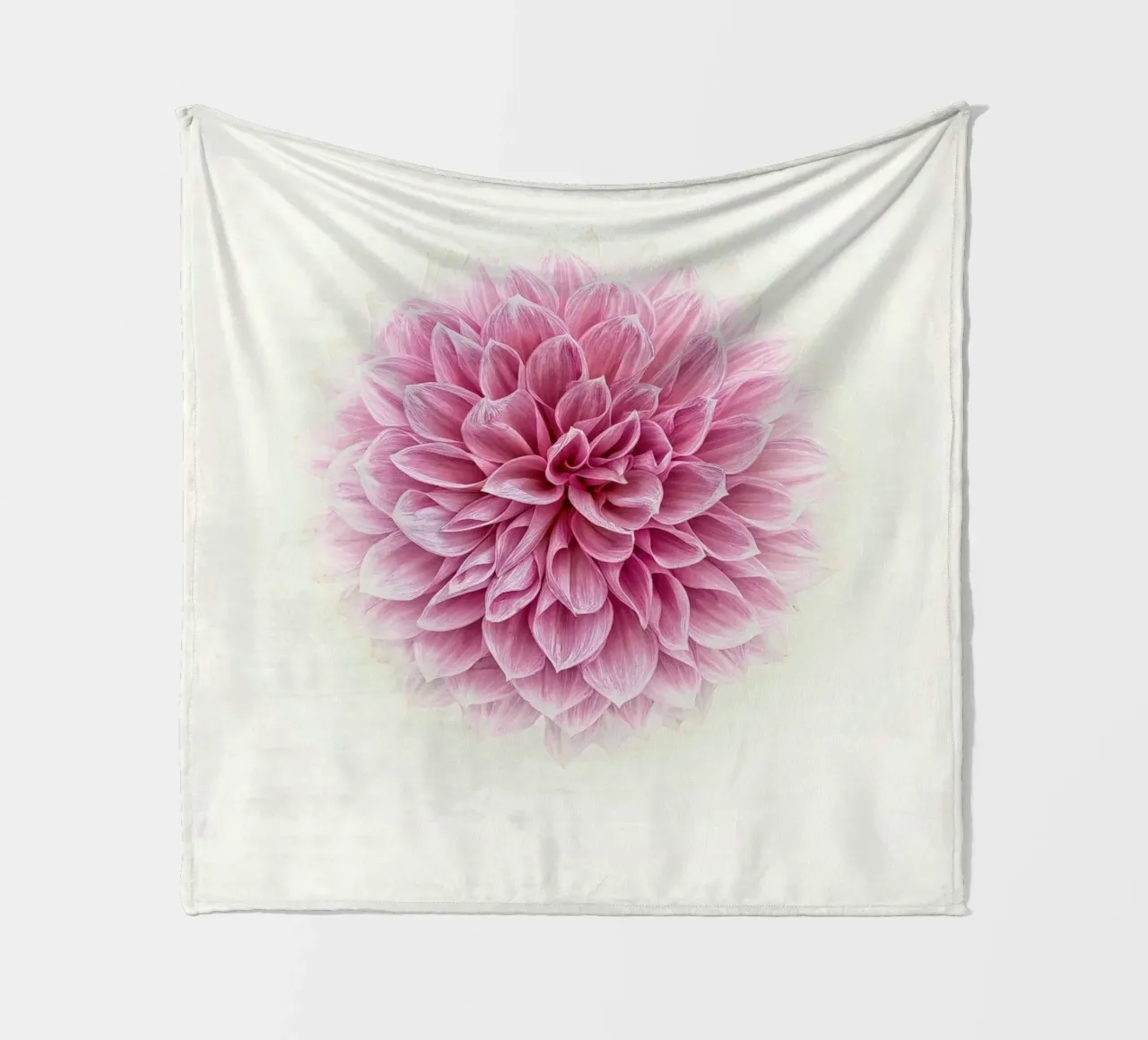 Grace and Tranquility in Bloom - Serene Pink Dahlia Fleecedecke von Curious Collections by Marielle Leenders