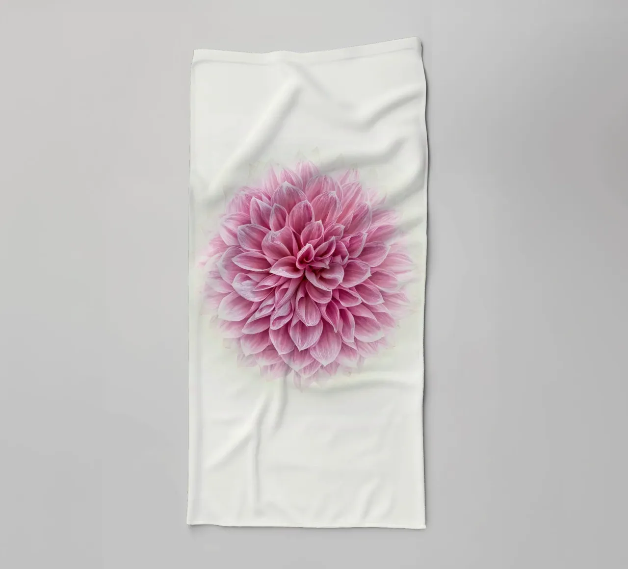 Grace and Tranquility in Bloom - Serene Pink Dahlia Handtuch von Curious Collections by Marielle Leenders