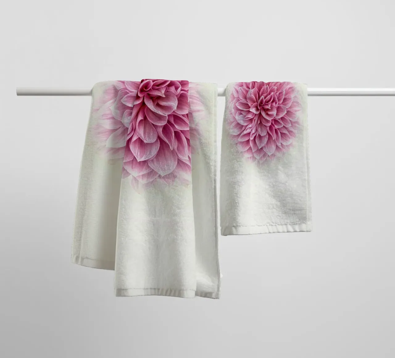 Grace and Tranquility in Bloom - Serene Pink Dahlia Handtuch von Curious Collections by Marielle Leenders