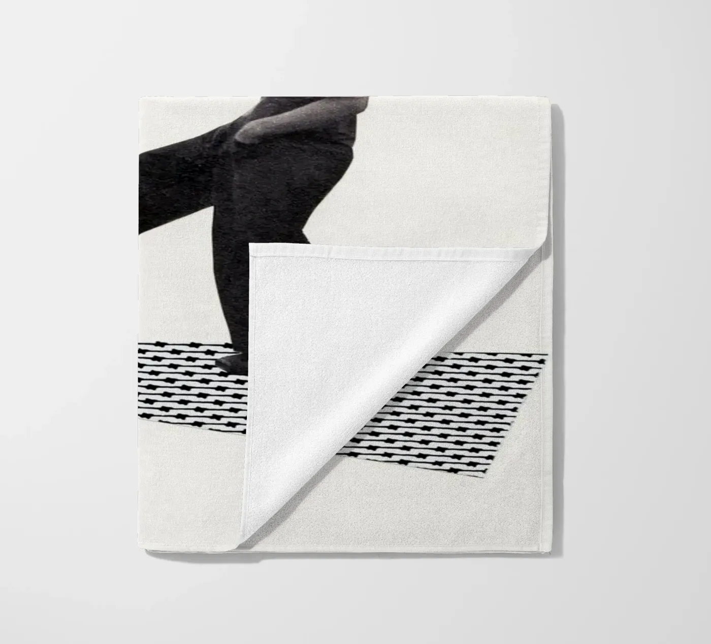 Ball Control strandhanddoek van Cassia Beck Collage