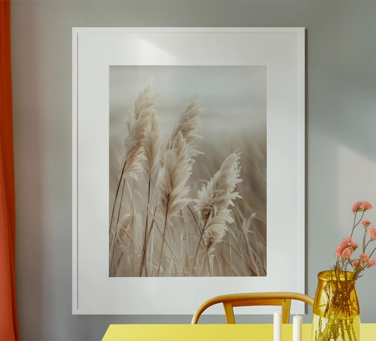 L'erba della pampa in riva al mare poster con telaio in legno da Melanie Viola