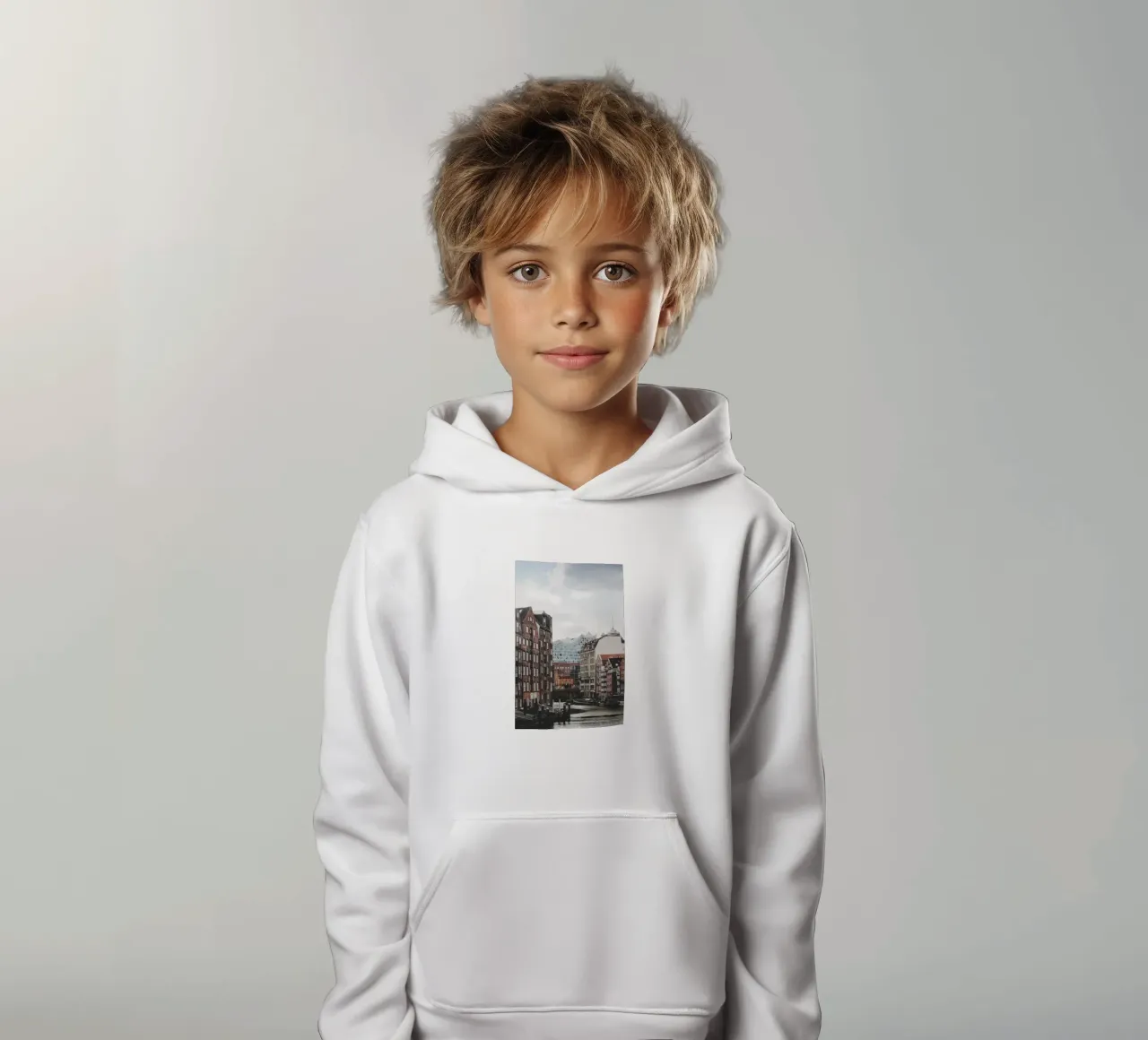 Hamburgo en color: Speicherstadt y sala de conciertos Elbphilharmonie sudadera con capucha para niño de Anja Hebrank Photography