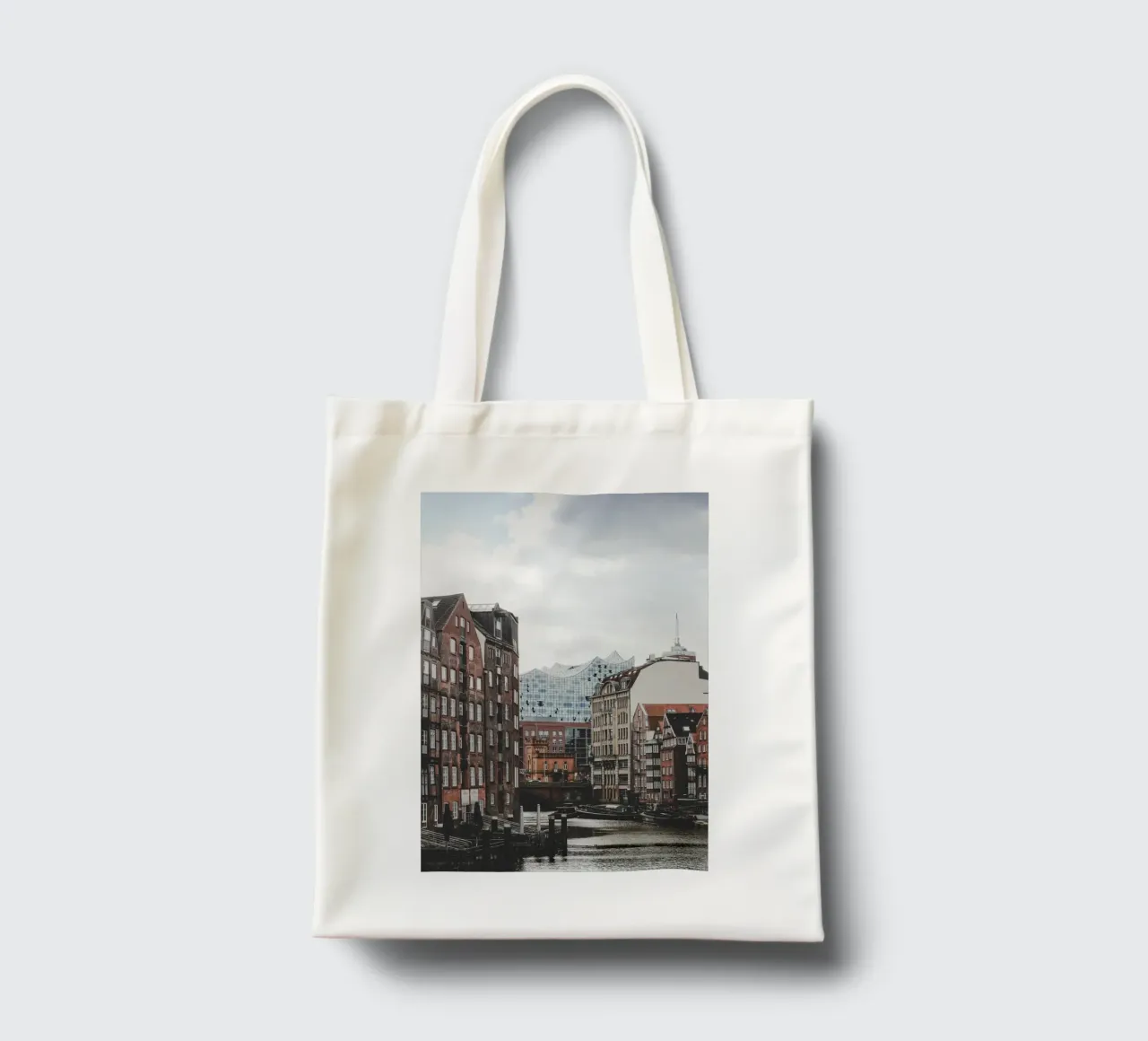 Amburgo a colori: Speicherstadt e la sala concerti Elbphilharmonie borsa in juta da Anja Hebrank Photography