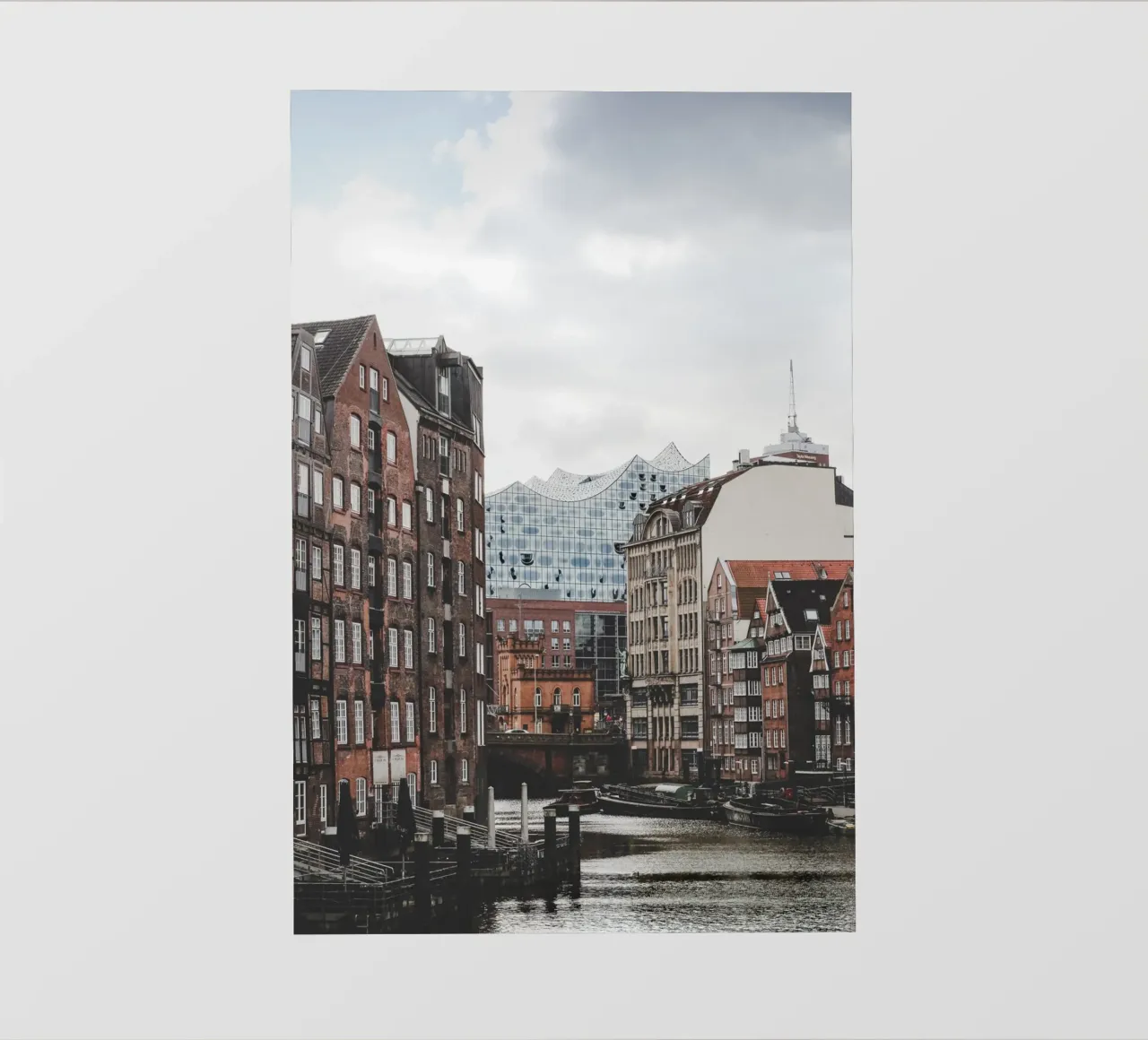 Amburgo a colori: Speicherstadt e la sala concerti Elbphilharmonie pellicola backlit da Anja Hebrank Photography