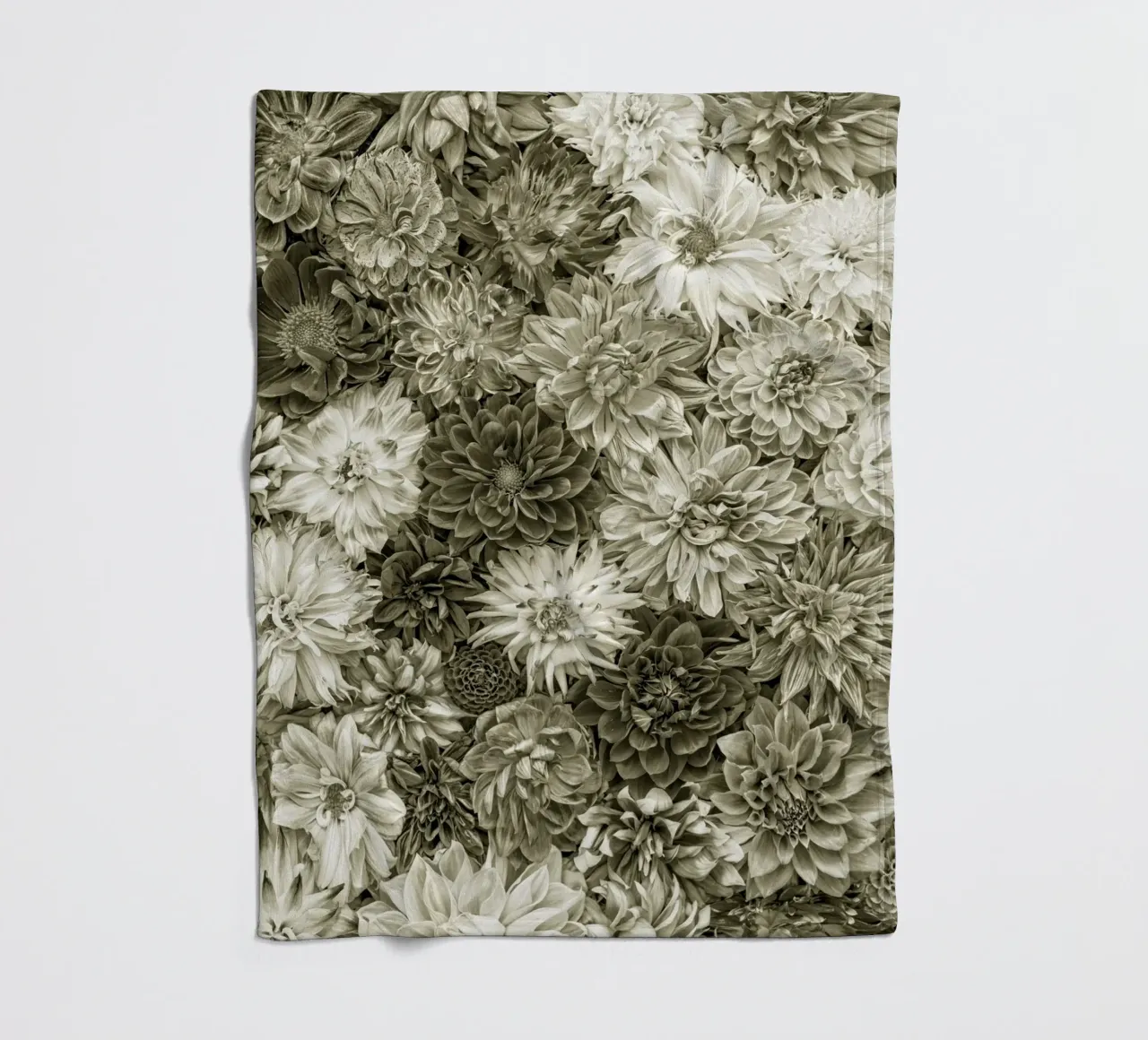 Una sinfonia di eleganza - Bellissime dalie in tonalità di grigio coperta in pile da Curious Collections by Marielle Leenders