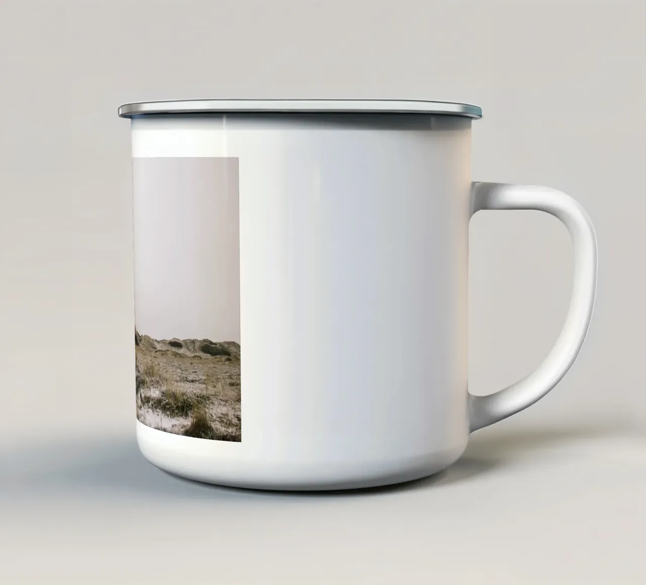 Danish Winters tazza in smalto da The Wild Creative Studio