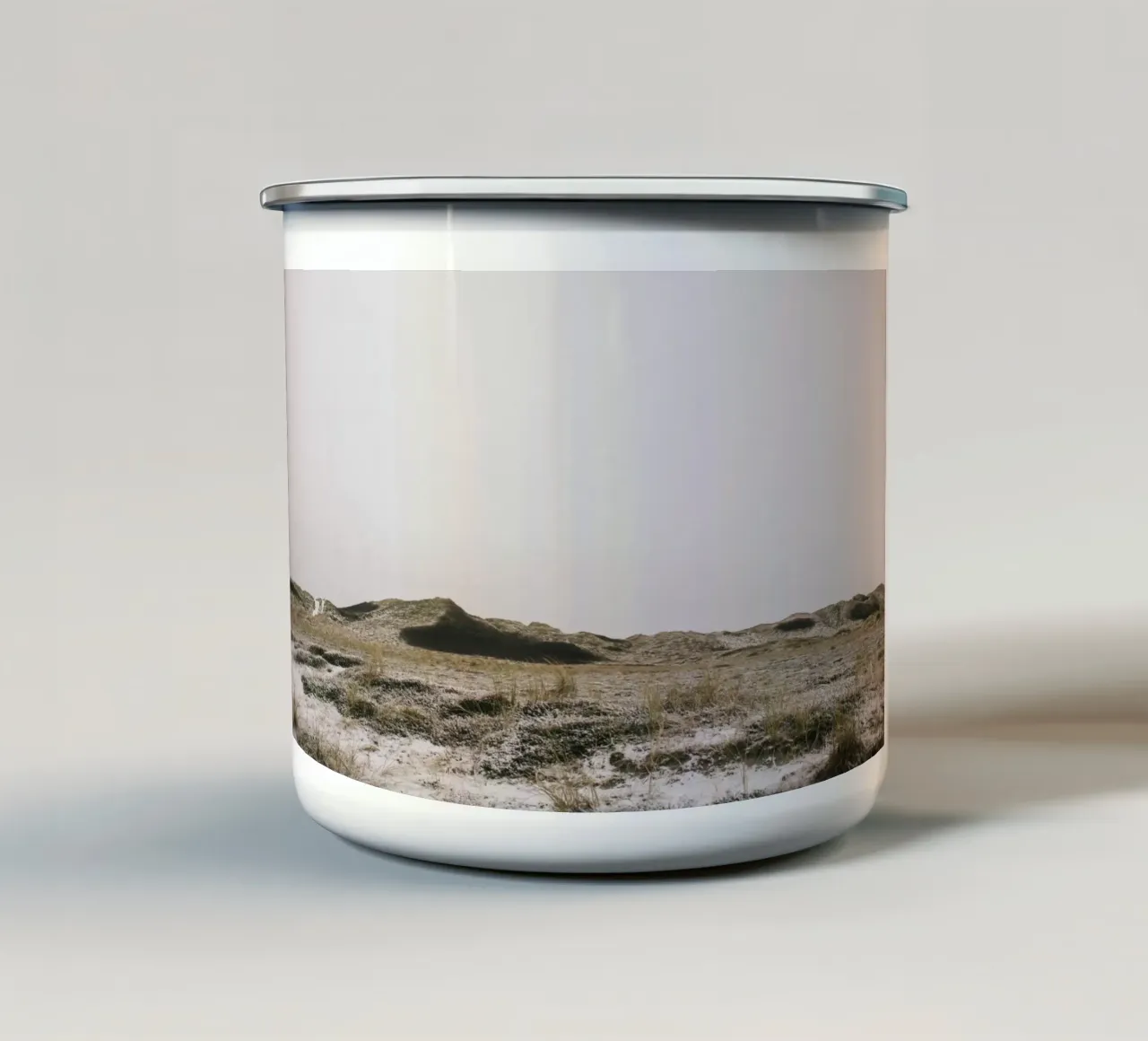 Danish Winters tazza in smalto da The Wild Creative Studio