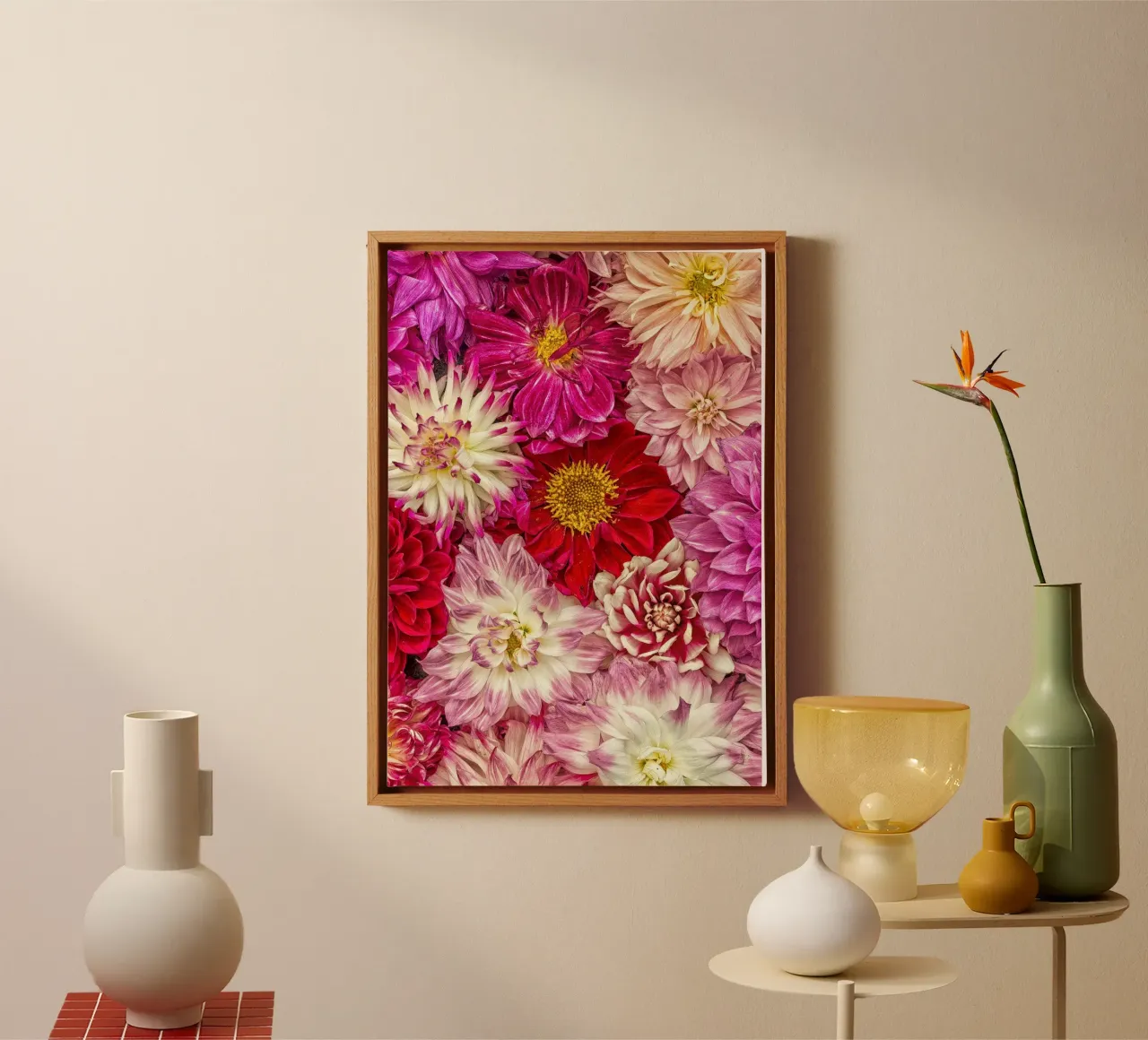Perfección rosa - Dalias de color rosa intenso lienzo de Curious Collections by Marielle Leenders