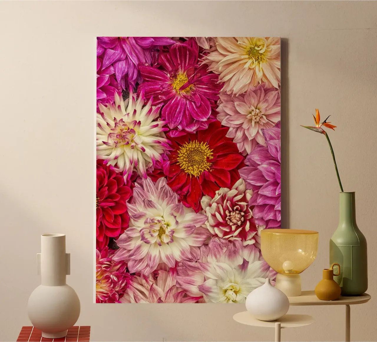 Perfección rosa - Dalias de color rosa intenso lienzo de Curious Collections by Marielle Leenders