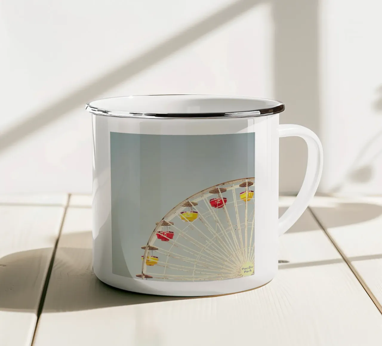 Ferriswheel tazza in smalto da Catherine McDonald