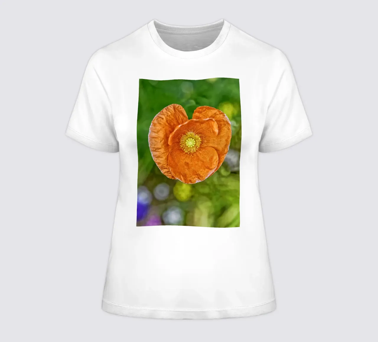 Amore in fiore - Papavero rosso a forma di cuore t-shirt da donna da Curious Collections by Marielle Leenders