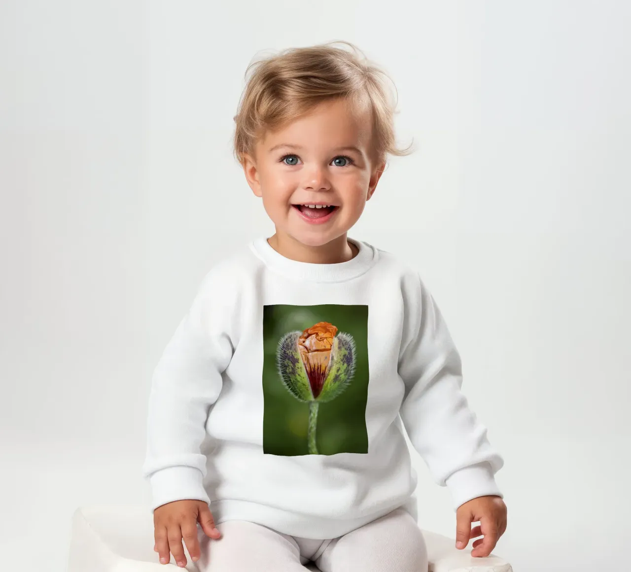 The Promise of Vibrant Bloom - Red Poppy Bud felpa neonato da Curious Collections by Marielle Leenders
