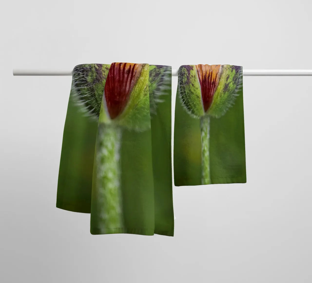 The Promise of Vibrant Bloom - Red Poppy Bud asciugamano da bagno da Curious Collections by Marielle Leenders