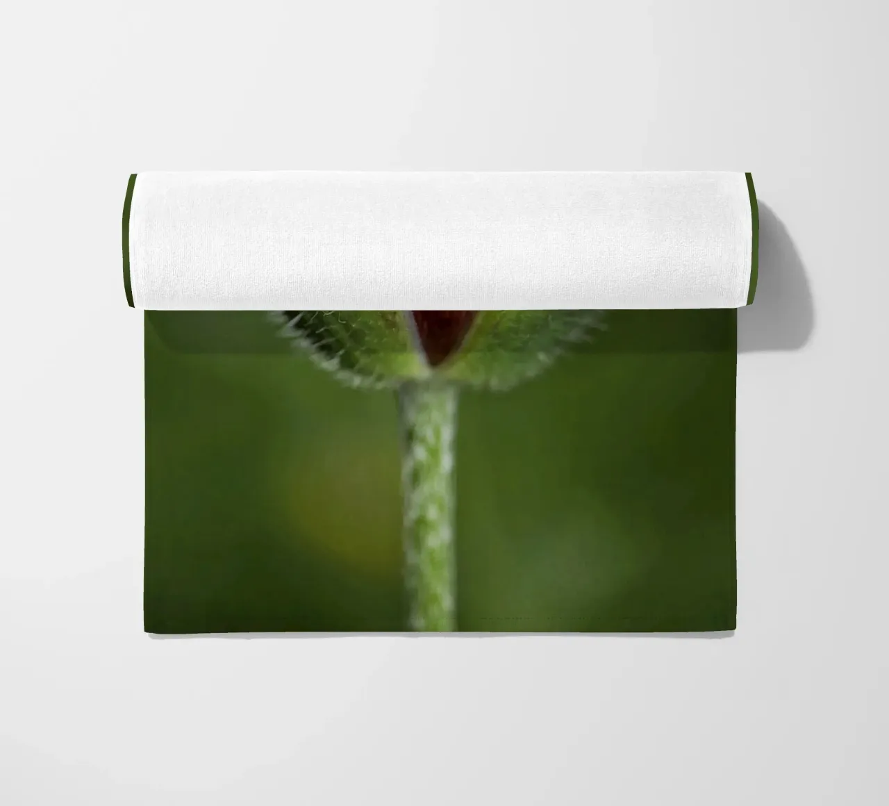 The Promise of Vibrant Bloom - Red Poppy Bud telo mare da Curious Collections by Marielle Leenders