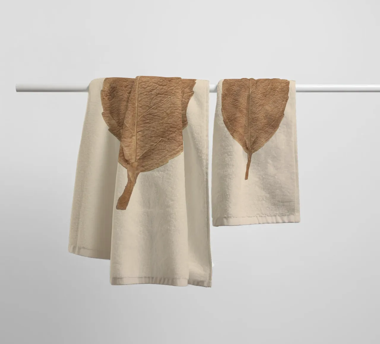 Amore duraturo - Foglie secche a forma di cuore asciugamano da bagno da Curious Collections by Marielle Leenders