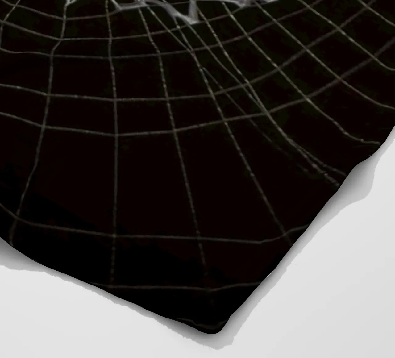 Ein Netz der Liebe - Die Spinne webt das Netz der Liebe Fleecedecke von Curious Collections by Marielle Leenders