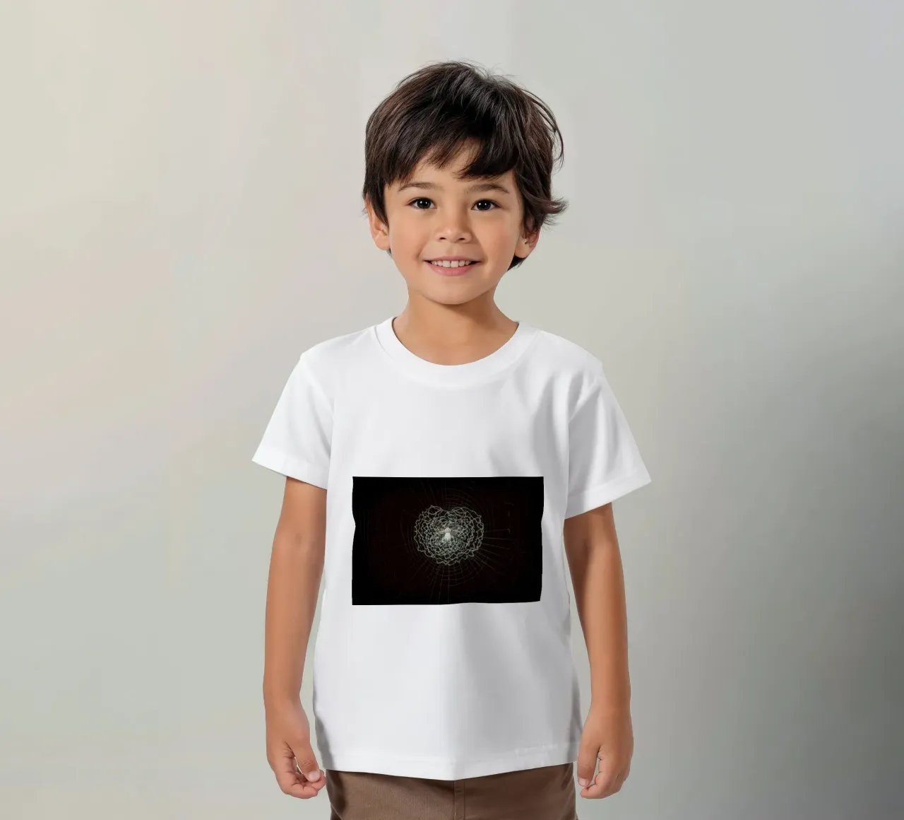 Ein Netz der Liebe - Die Spinne webt das Netz der Liebe Kinder T-Shirt von Curious Collections by Marielle Leenders