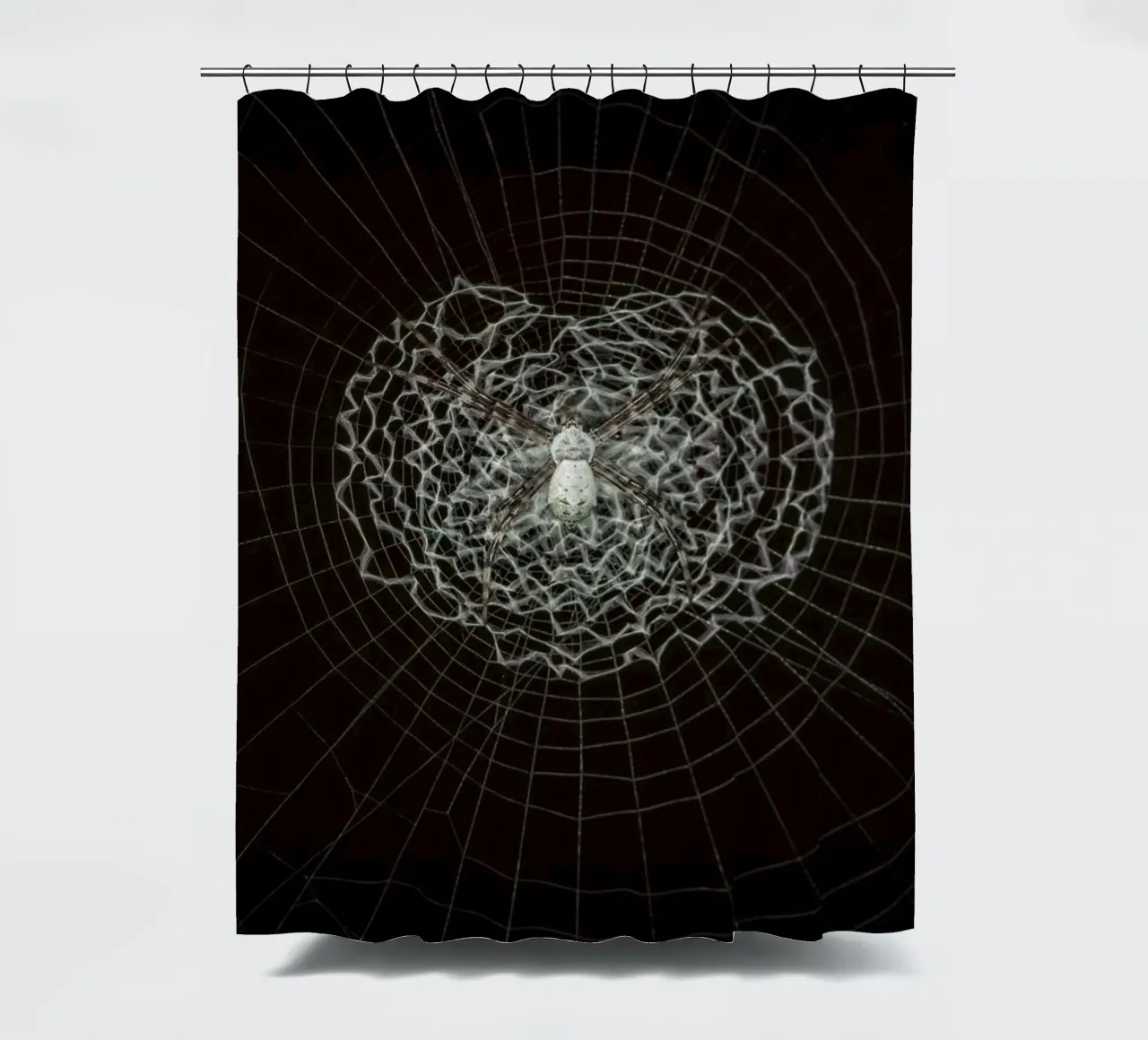 Ein Netz der Liebe - Die Spinne webt das Netz der Liebe Duschvorhang von Curious Collections by Marielle Leenders