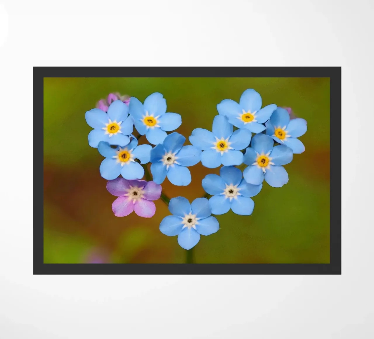 Un cuore blu - Nontiscordardime che simboleggia l'amore zerbino da Curious Collections by Marielle Leenders