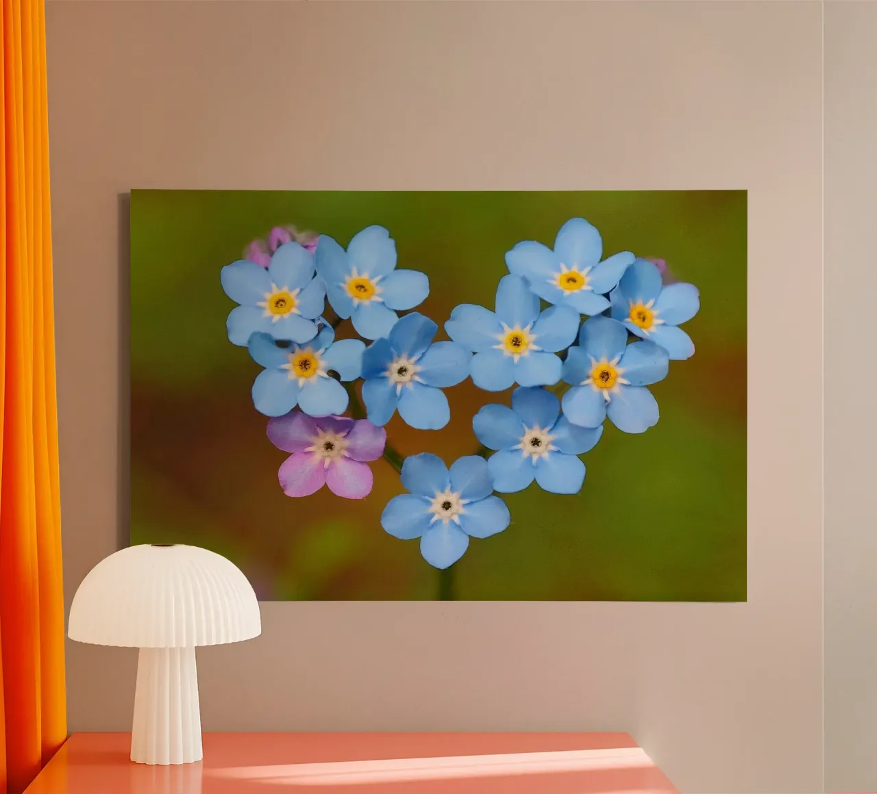Un cuore blu - Nontiscordardime che simboleggia l'amore tela con Cornice a cassetta da Curious Collections by Marielle Leenders