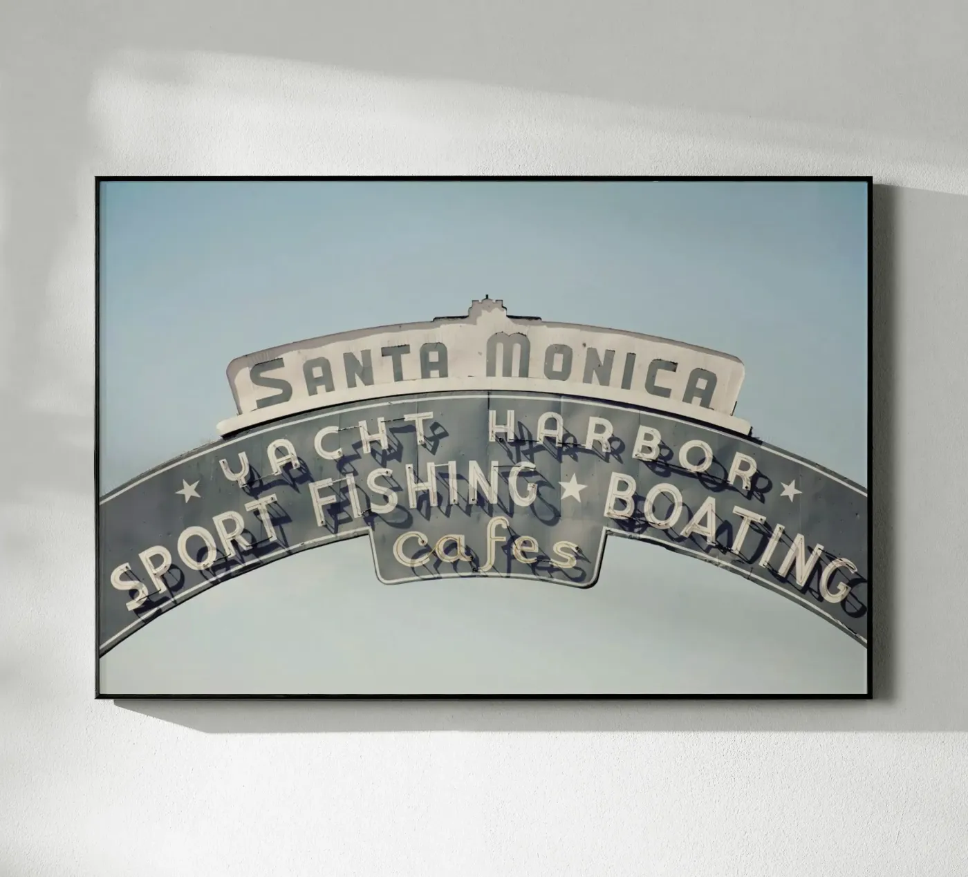 Santa Monica plexiglass da Catherine McDonald