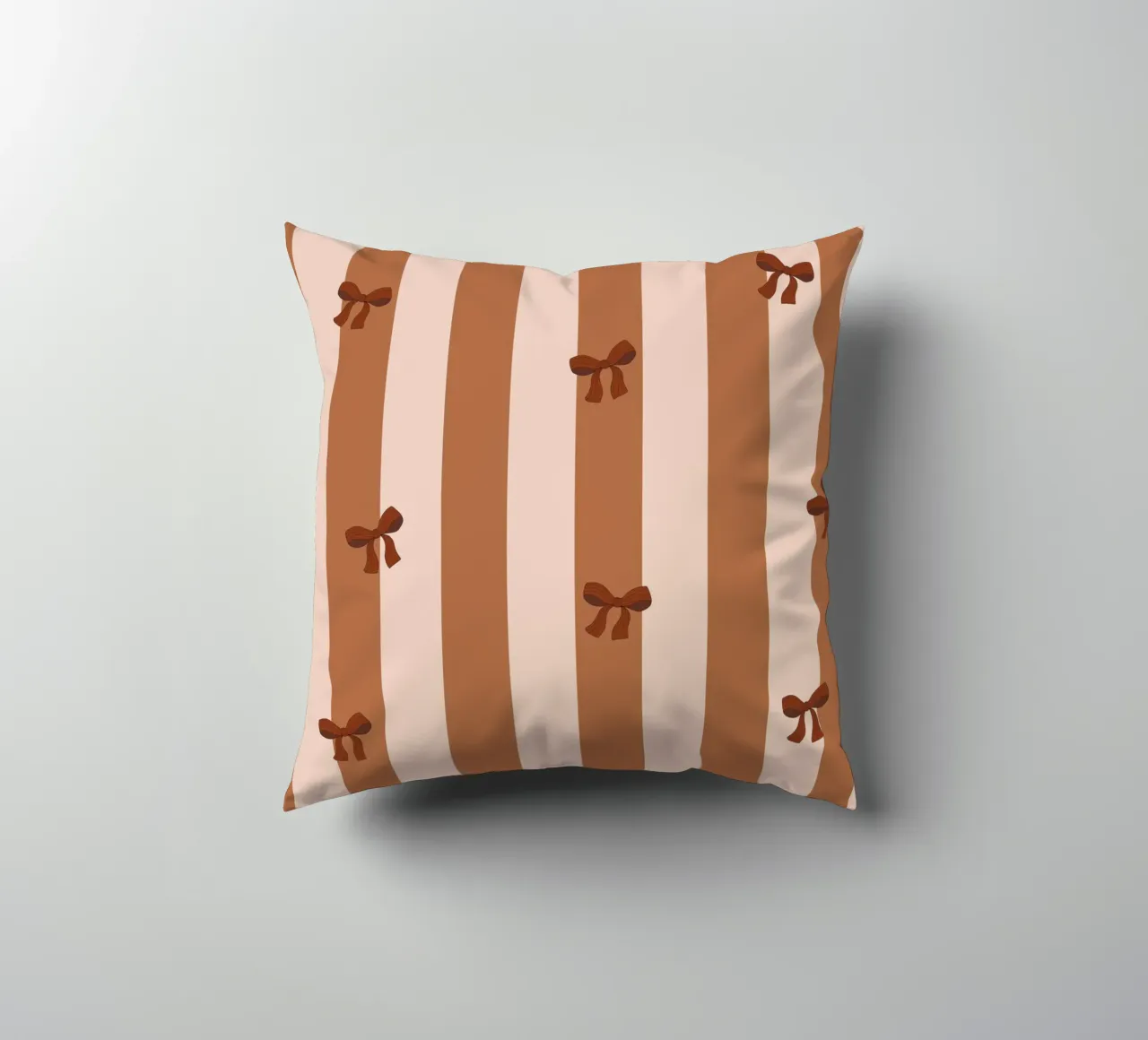 Bow stripes cuscino da AleksandraAnna