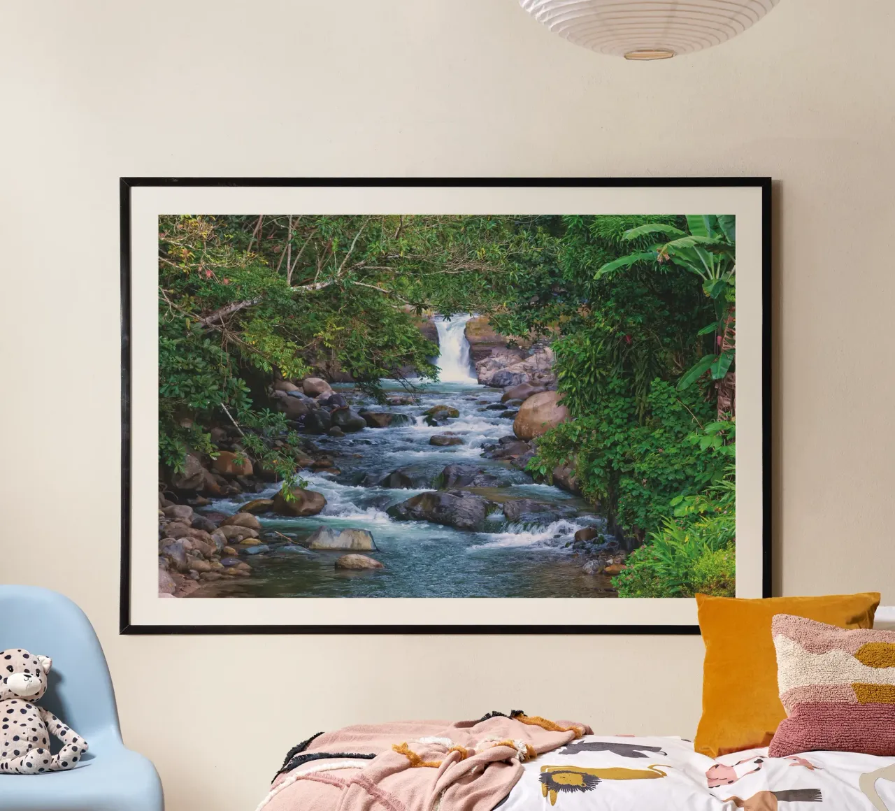 Un joyau caché de la nature - Une cascade sereine dans la jungle poster de Curious Collections by Marielle Leenders