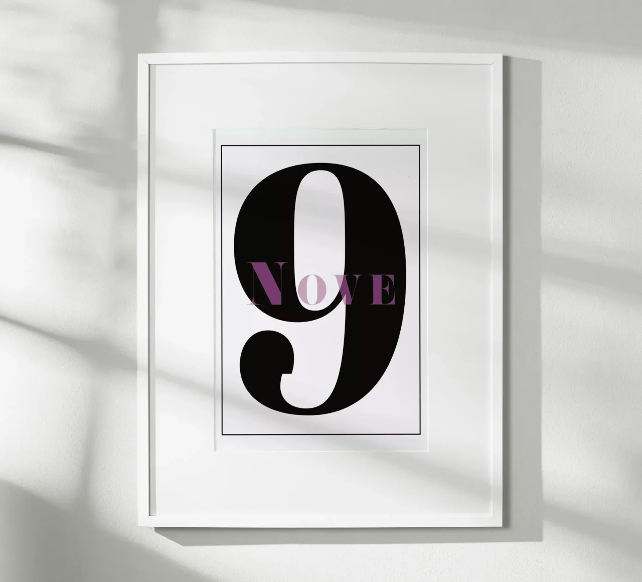 Numero 9 poster con telaio in legno da In Full Color