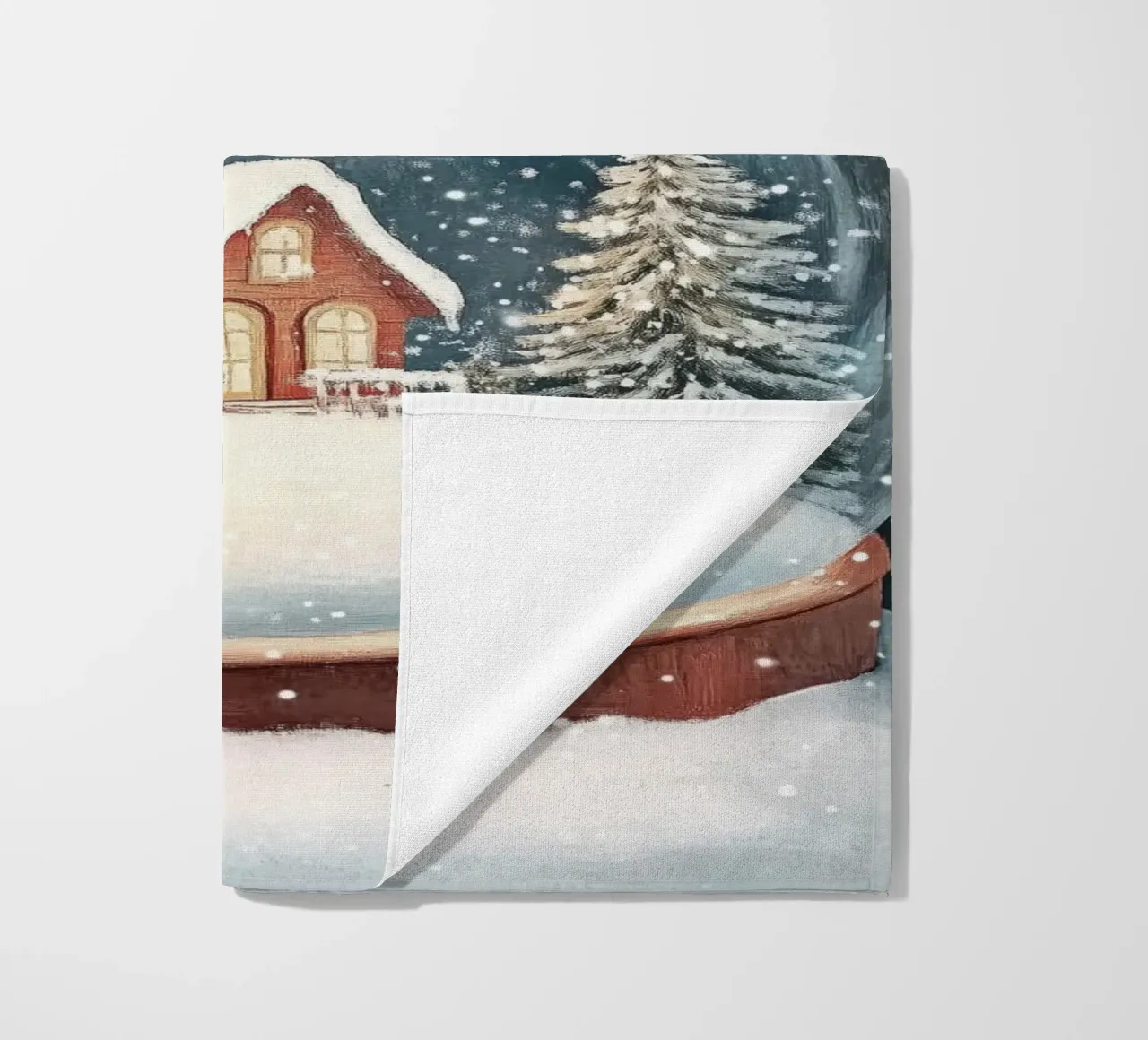 Globo di neve della casa d'inverno telo mare da Melloi Art Print