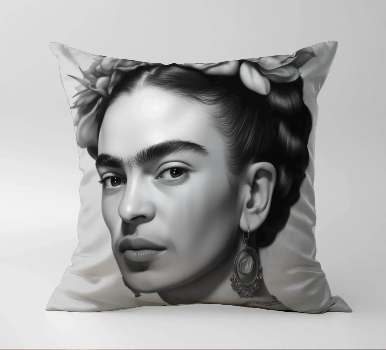 Ritratto Bellezza Frida B&N cuscino da Carinaprint