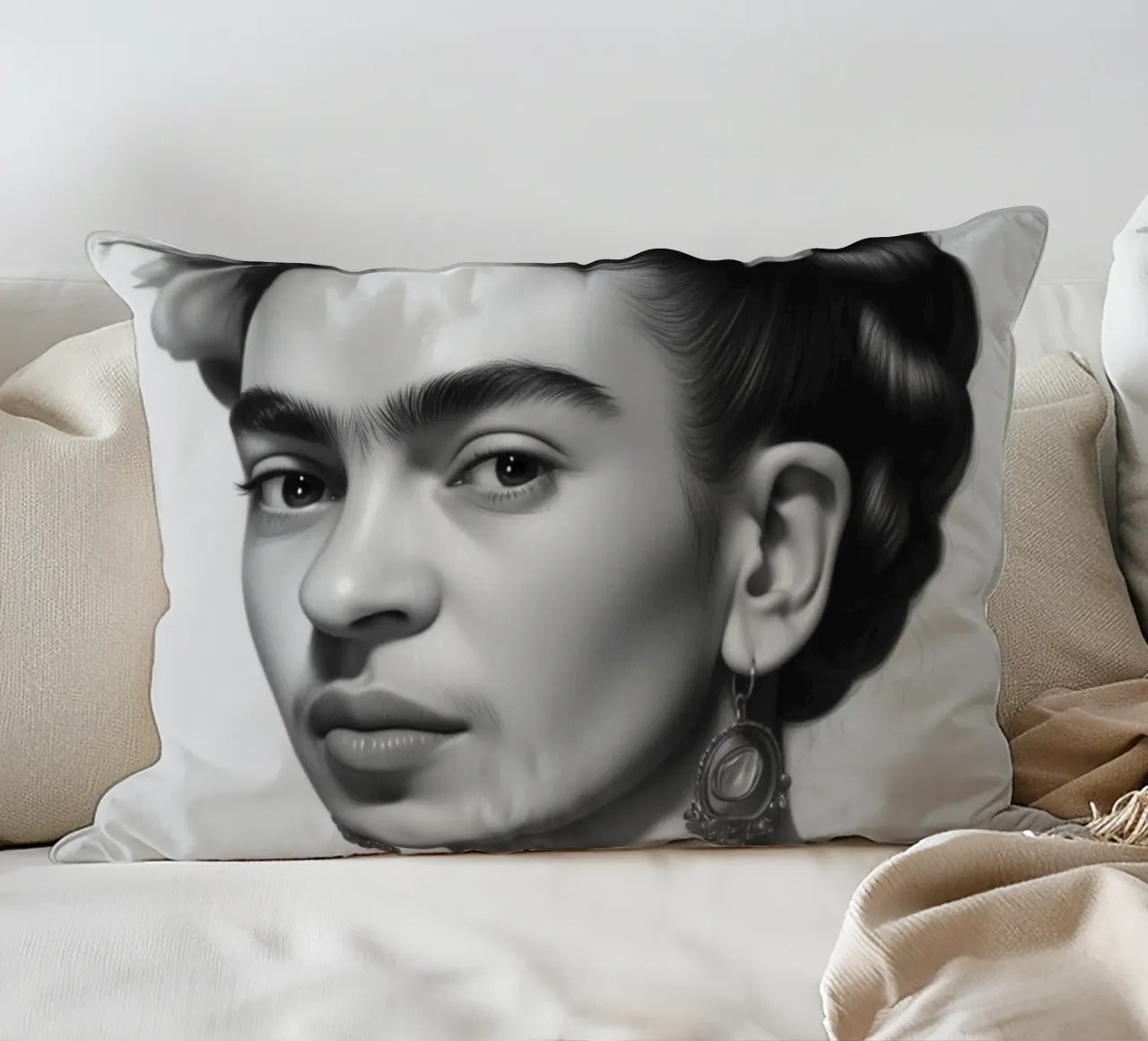 Ritratto Bellezza Frida B&N cuscino da Carinaprint