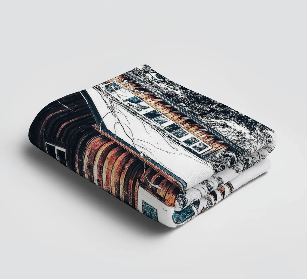 Rifugio invernale nella foresta - un ambiente rustico e accogliente asciugamano da bagno da Whole©