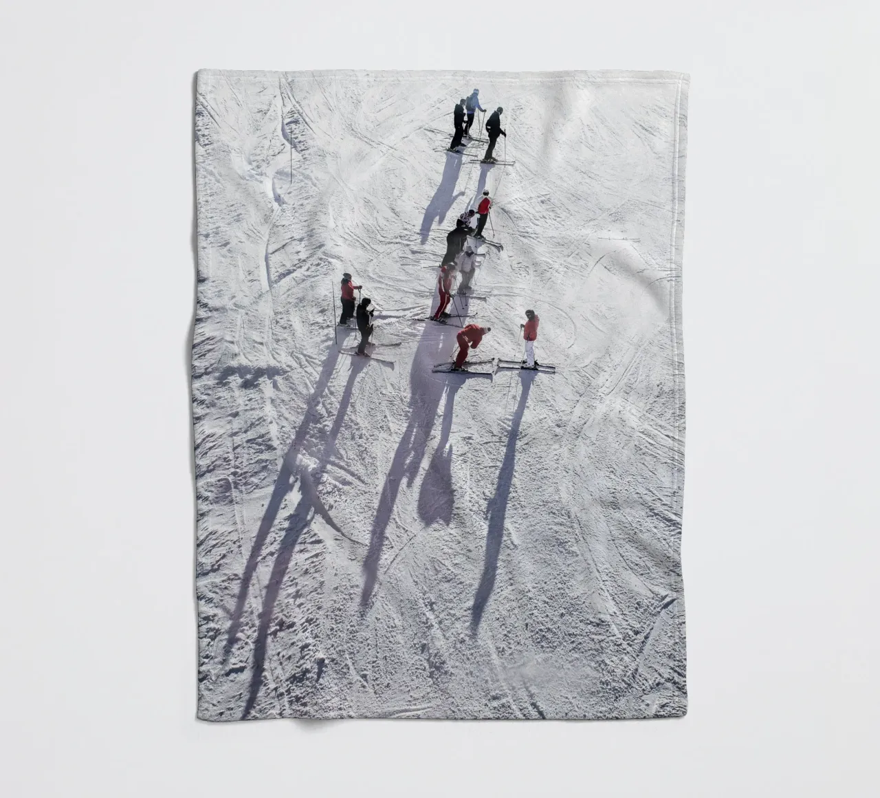 Skier in the snow - Dynamic winter motif fleece blanket by Whole©