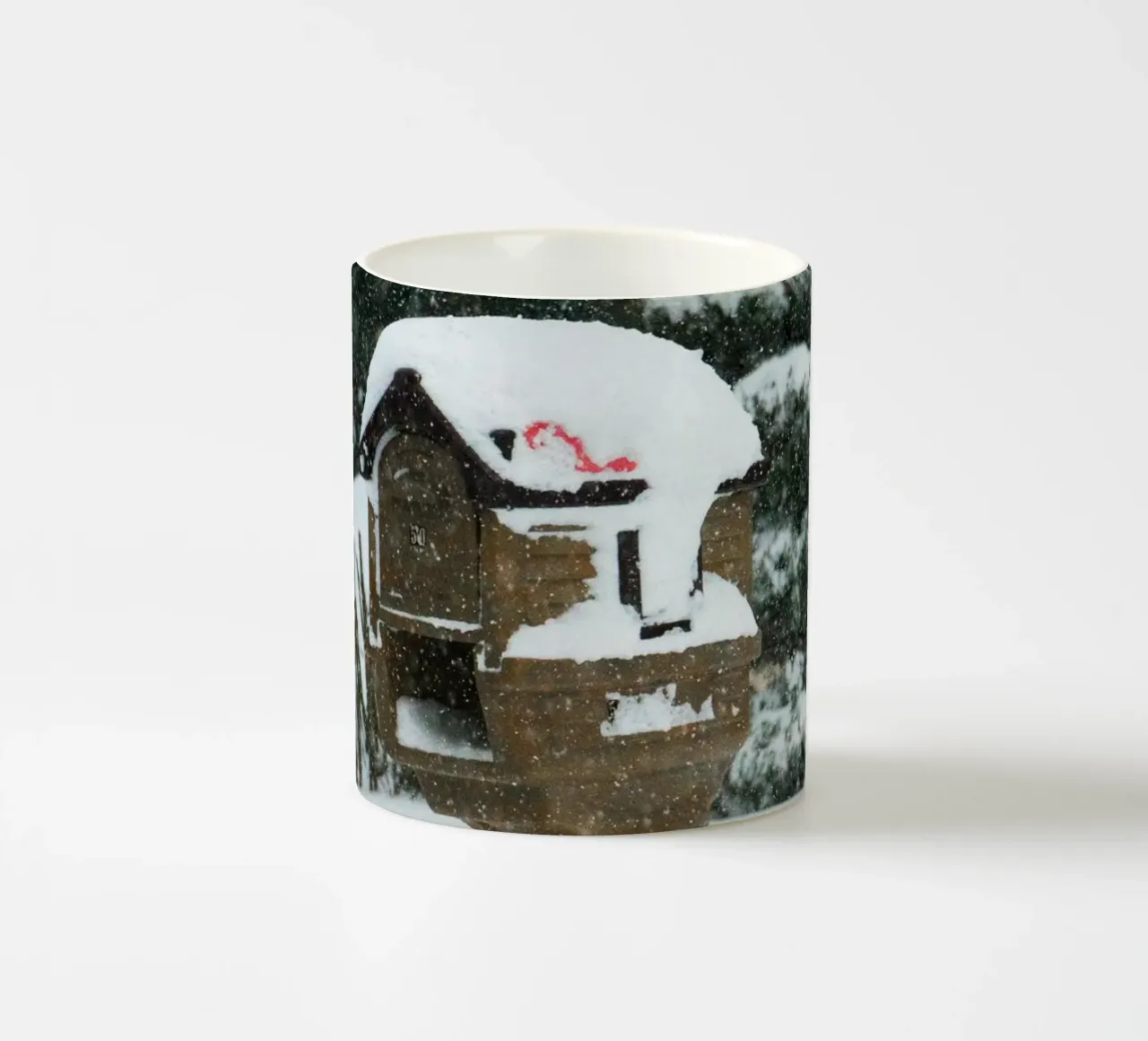 Cassetta delle lettere con la neve - Fascino invernale tazza in ceramica da Whole©