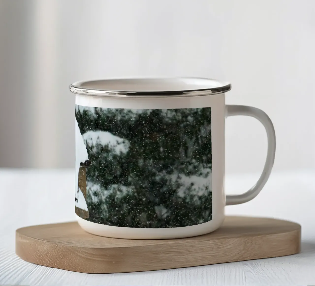 Cassetta delle lettere con la neve - Fascino invernale tazza in smalto da Whole©