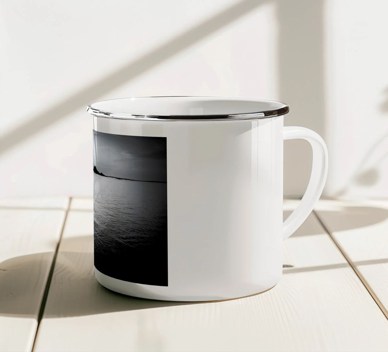 BW21 Emaille Tasse von Thierry vobmann photography