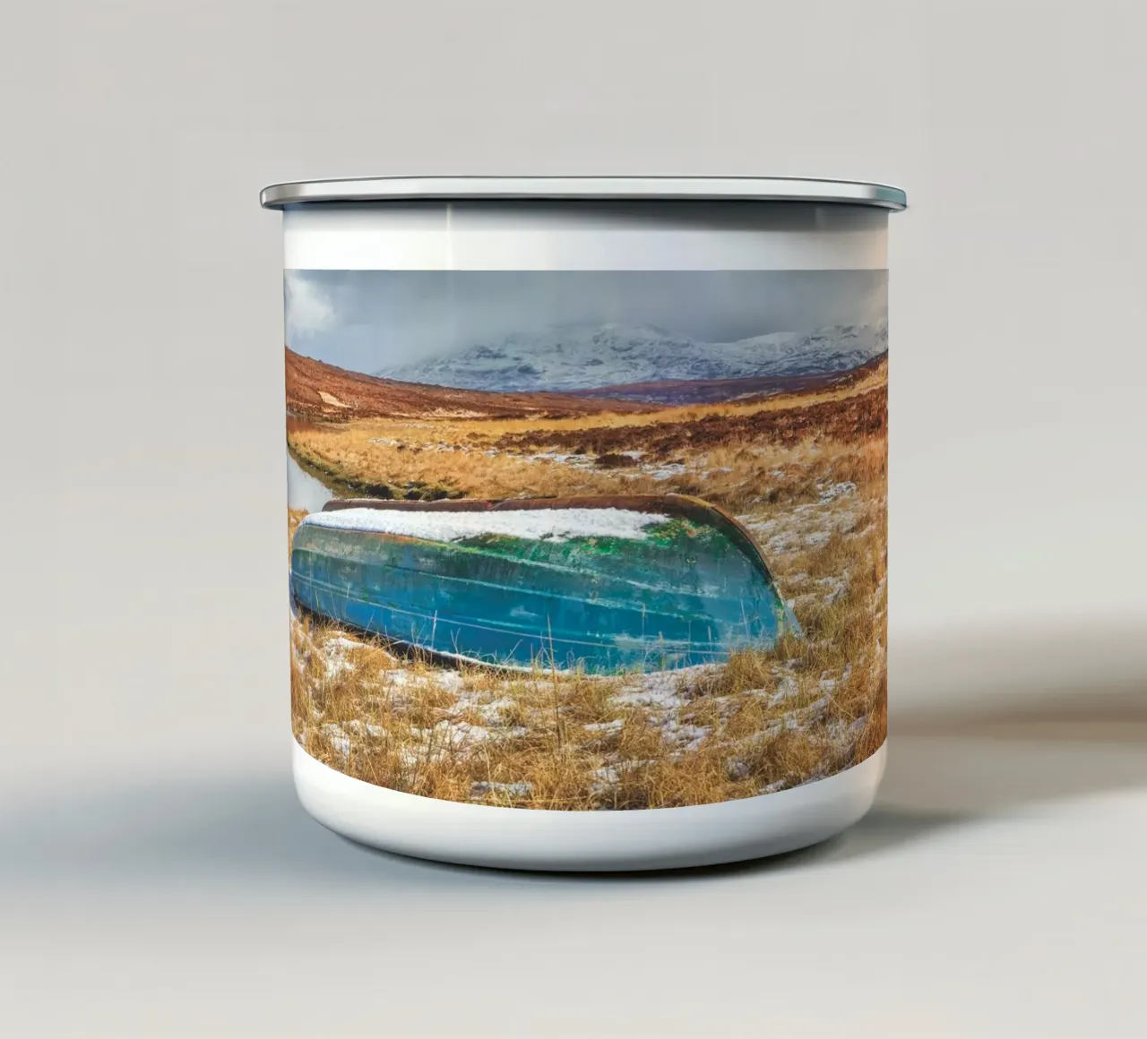 Barca blu tazza in smalto da Dave Hare Photography