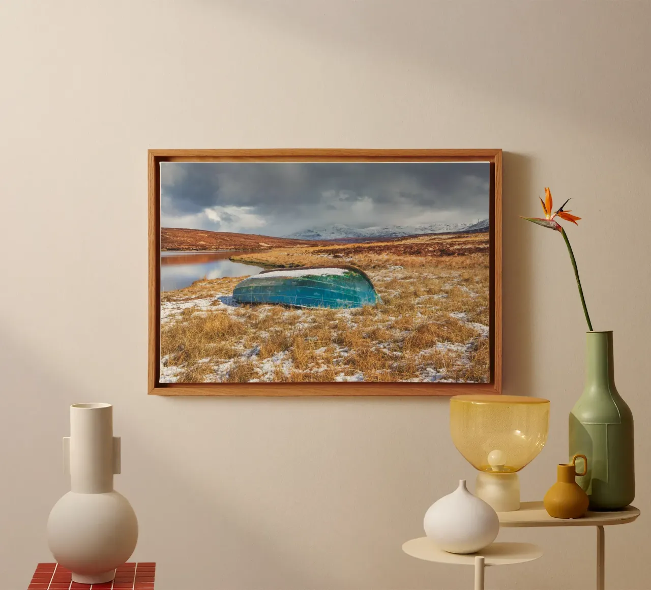 Blaues Boot Leinwand mit Schattenfugenrahmen von Dave Hare Photography