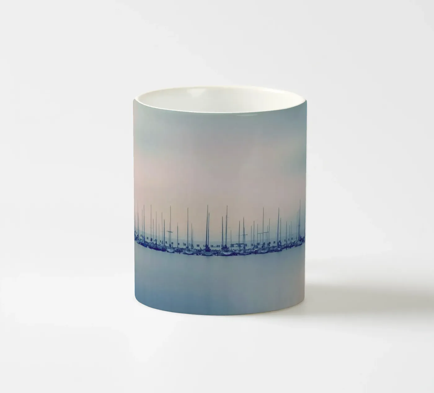 Sails mug en céramique de Robin Delean