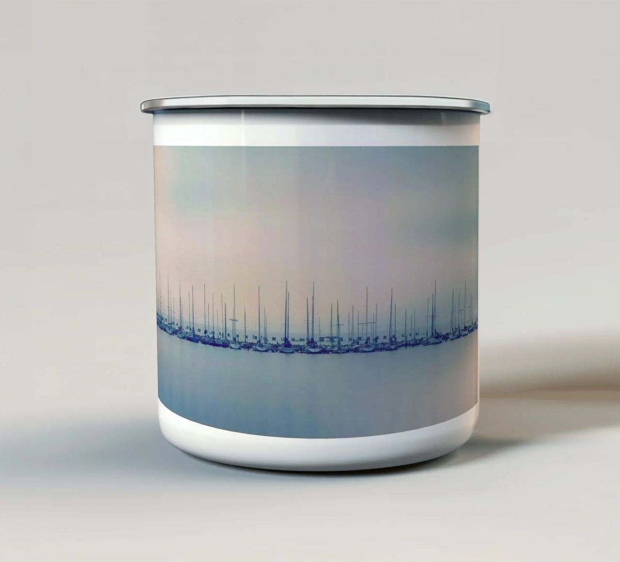 Sails tazza in smalto da Robin Delean
