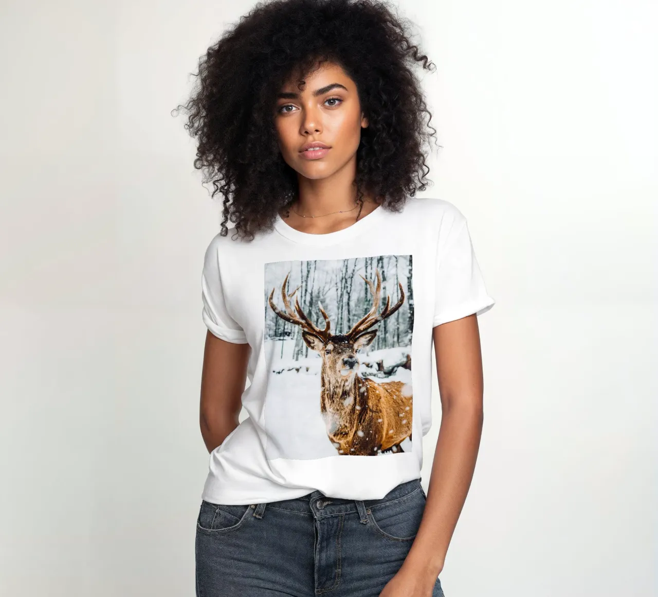 Majestuoso diseño invernal de ciervo camiseta de mujer de Whole©