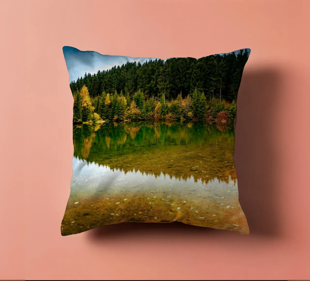 Kleiner See in Oberwiesenthal im Herbst cuscino da Marcus Beckert | Fotografie