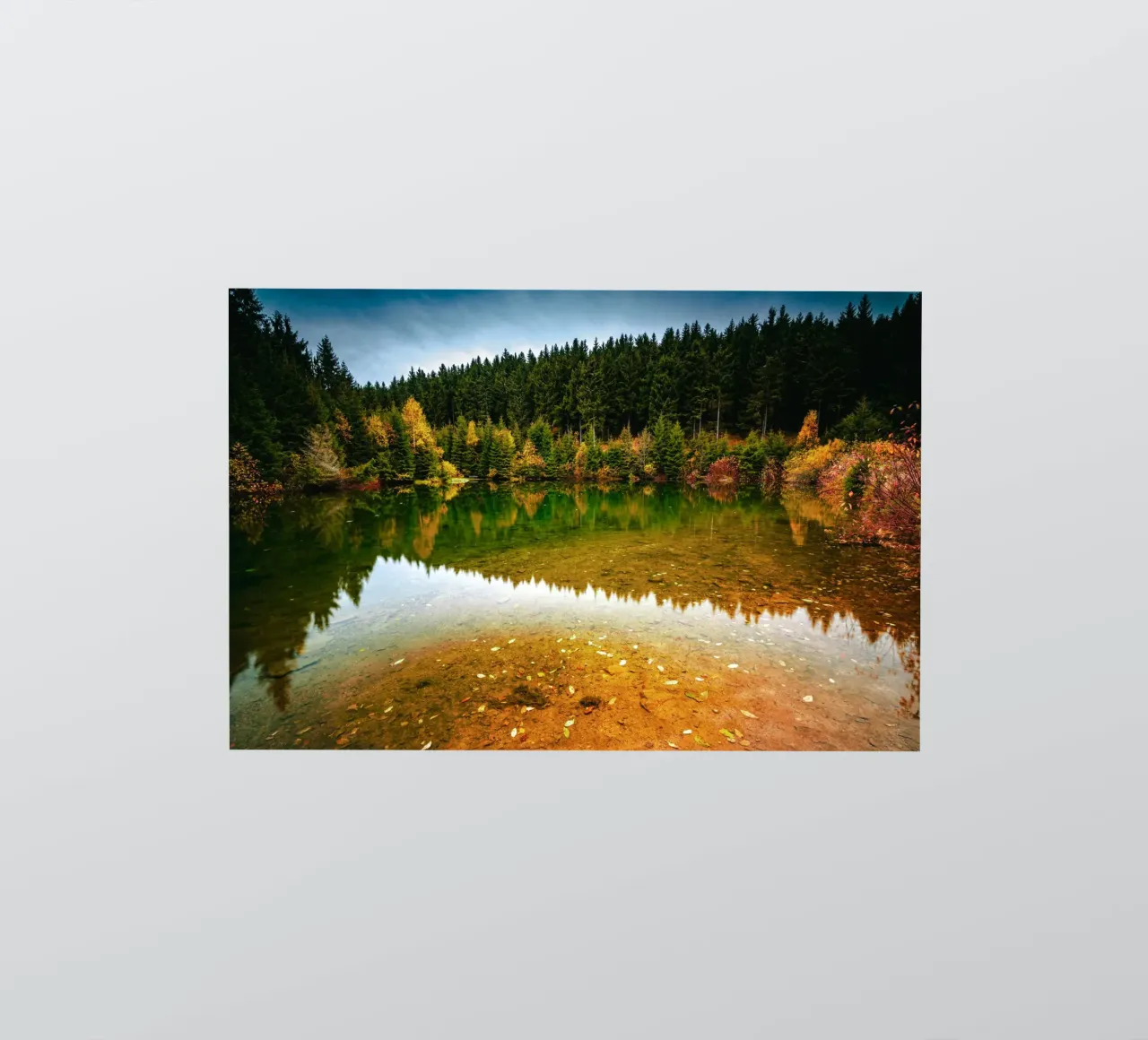 Kleiner See in Oberwiesenthal im Herbst adesivo da Marcus Beckert | Fotografie