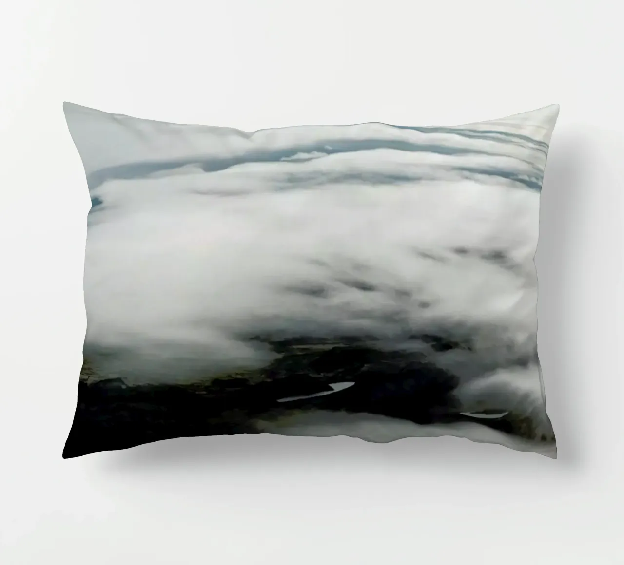 Through The Clouds cuscino da Nur Mut