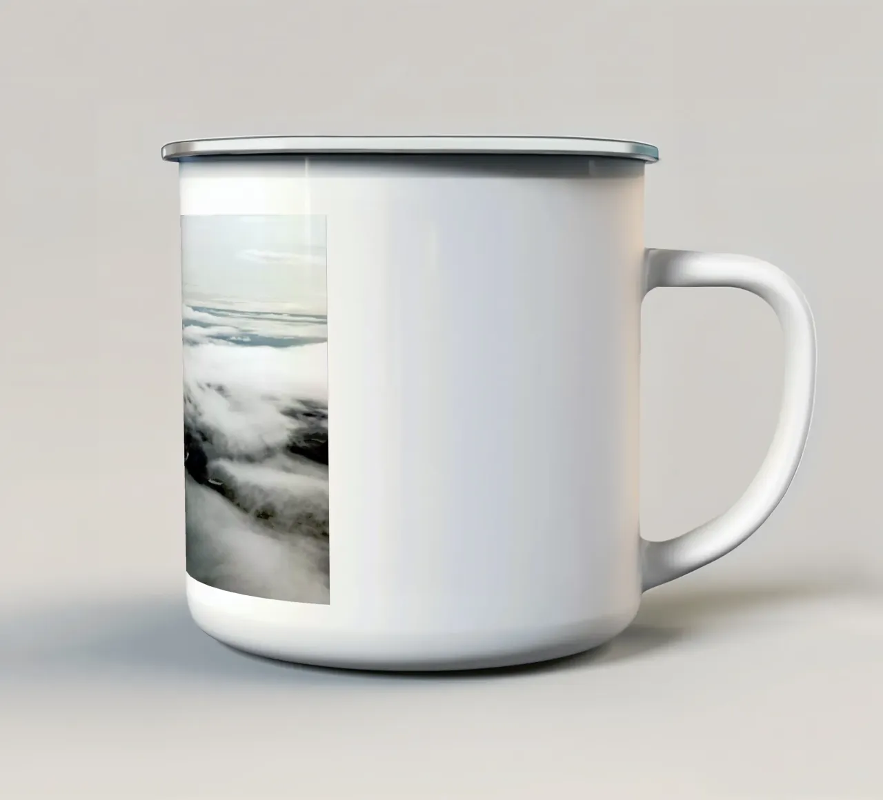 Through The Clouds tazza in smalto da Nur Mut