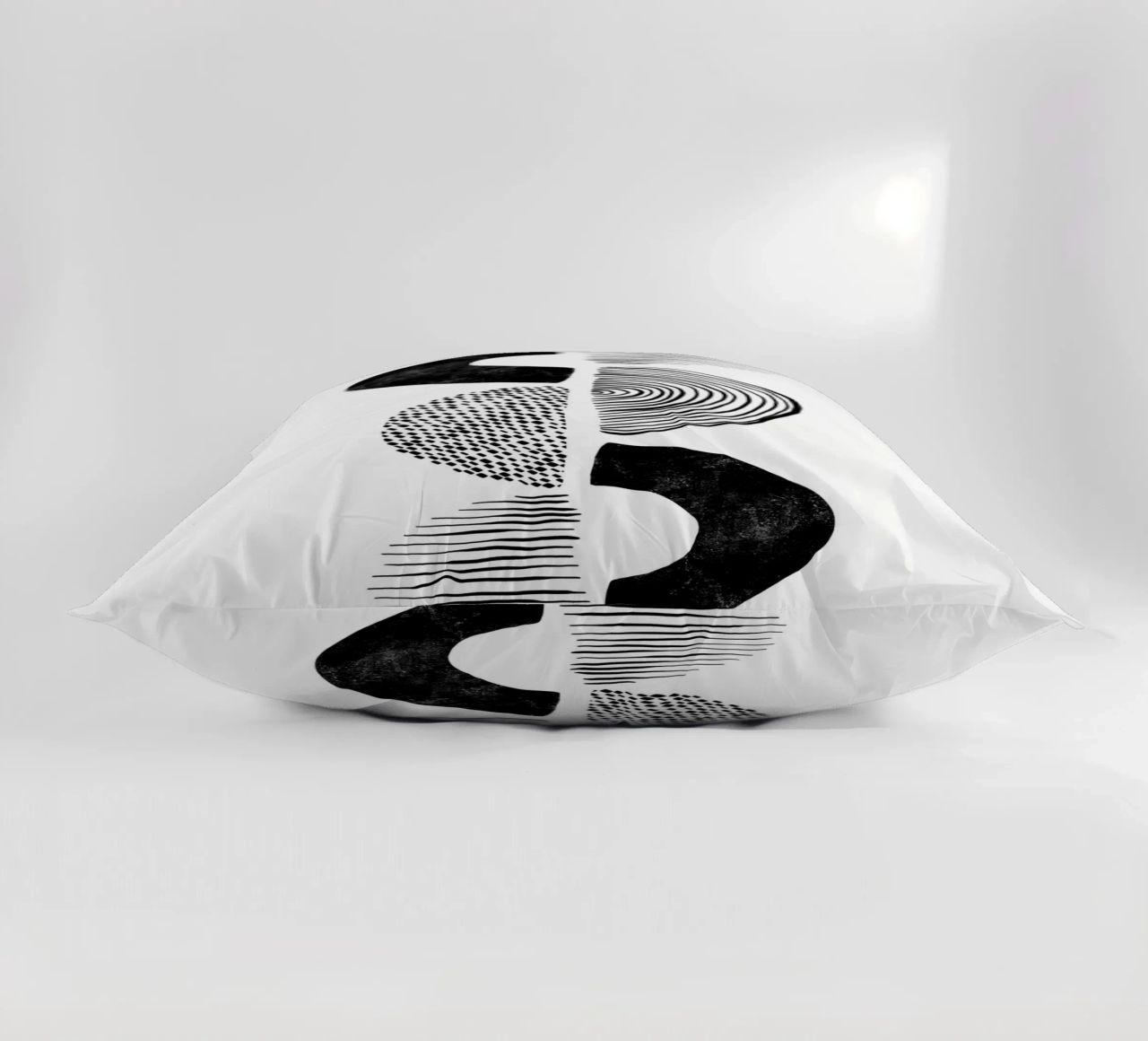 Cats & Dotz - Formes et structures 02 coussin de The Artcircle